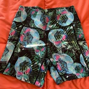 CVG Tropiskulls Shorts 5” - Size M